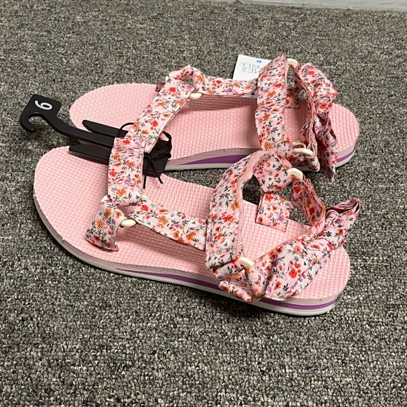 Time and Tru Shoes - NWT Sandals